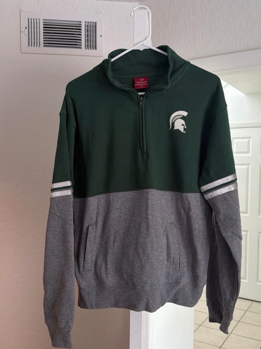 Michigan State Spartans Green & Gray 1/4 Zip Sweatshirt. Women’s Size Medium